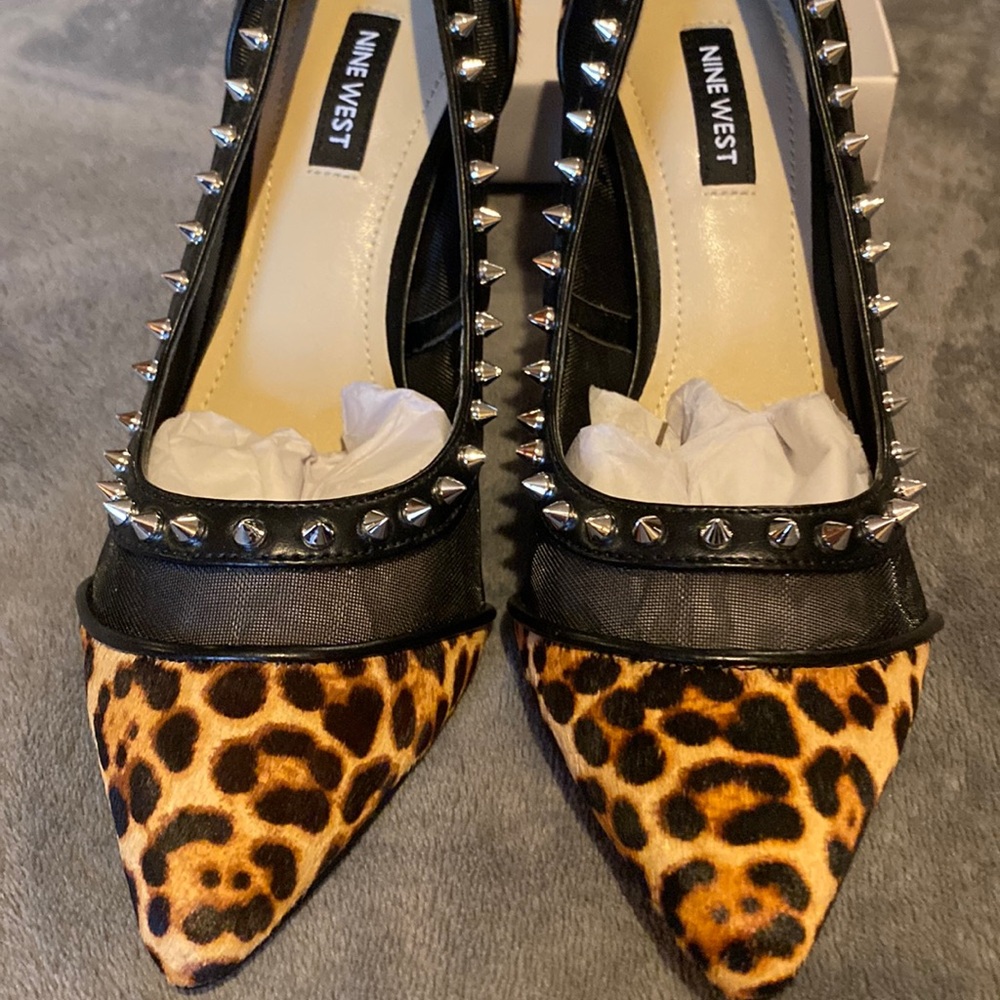 High heeled dress shoe